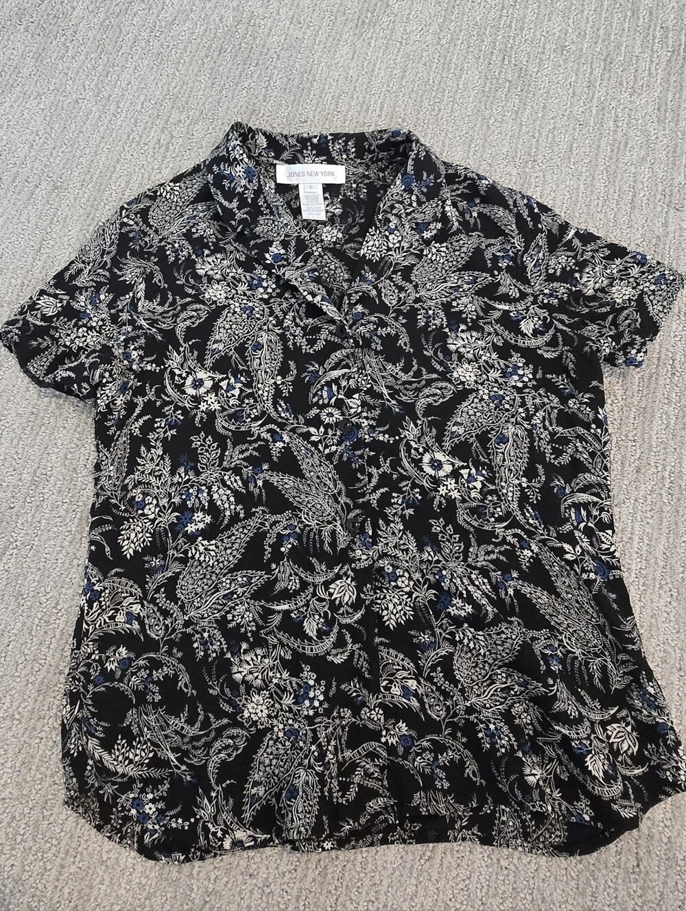 Jones New York 100% Silk Vtg Black Floral Short Sleeve Button Shirt